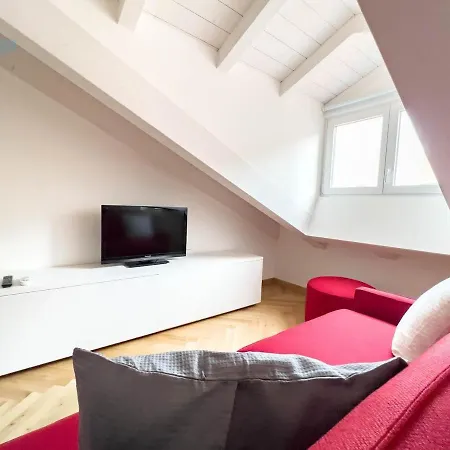 Slataper 20 Tirabora Short Rent Apartment Trieste